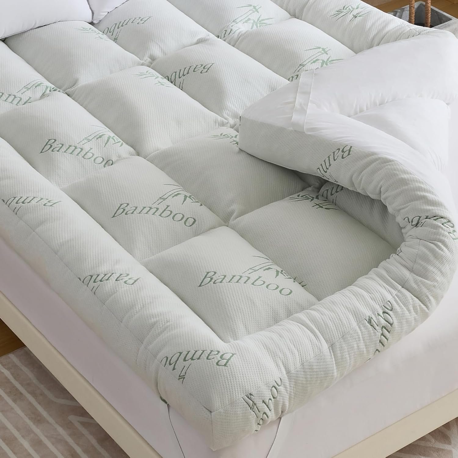WhatsBedding 5 Inch Memory Foam Mattress Topper Queen Size, Viscose Made from Bamboo, Breathable Air Layer, Soft Thick Pillow Top Mattress Topper for Back Pain, 80x60x5in
