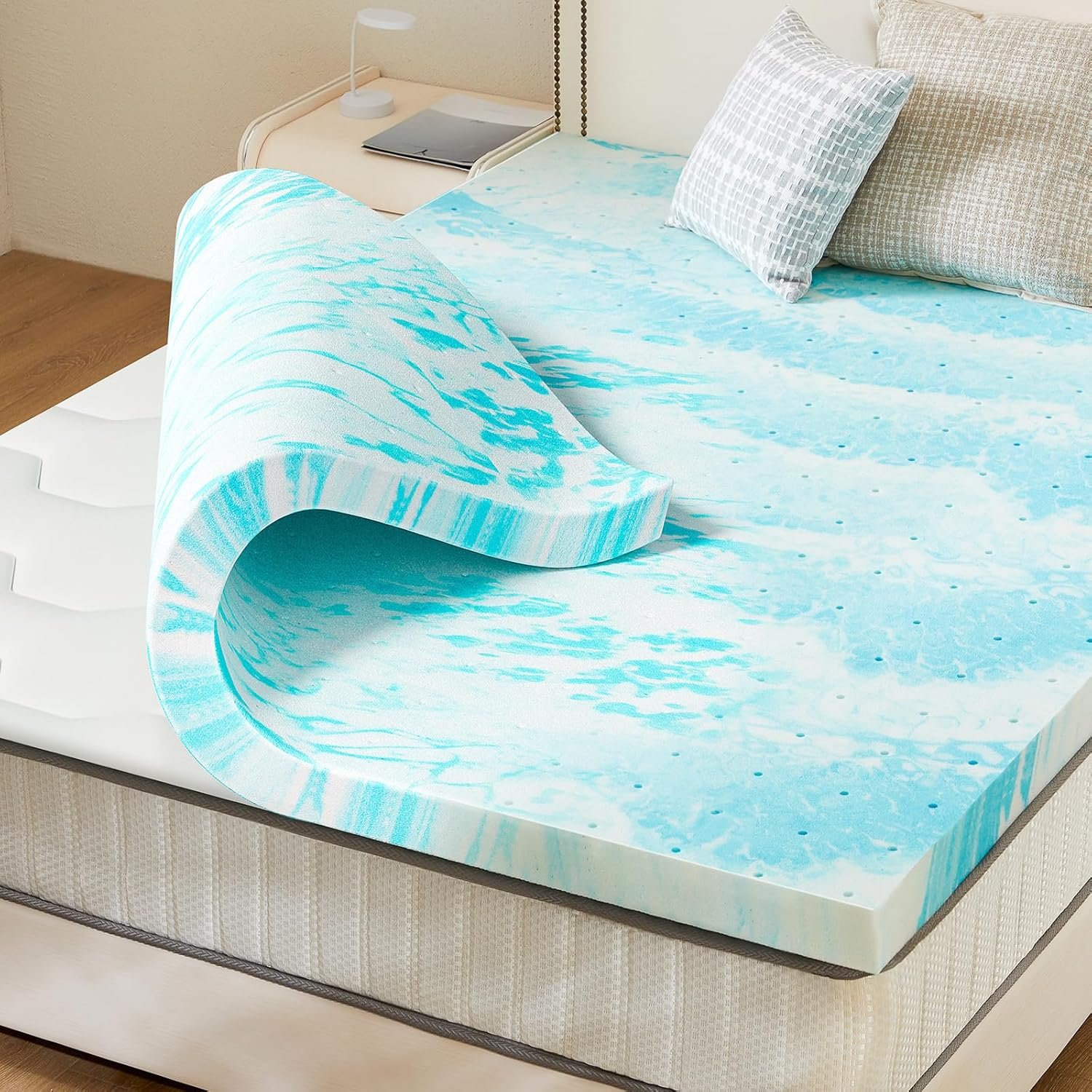 Sweetcrispy Mattress Topper Queen, 2 Inch Thick Memory Foam Gel Infused Cooling Toppers Pad for Queen Size Bed, Sleeper Sofa, RV, Camper, CertiPUR US Certified, Ventilated and Breathable, Blue