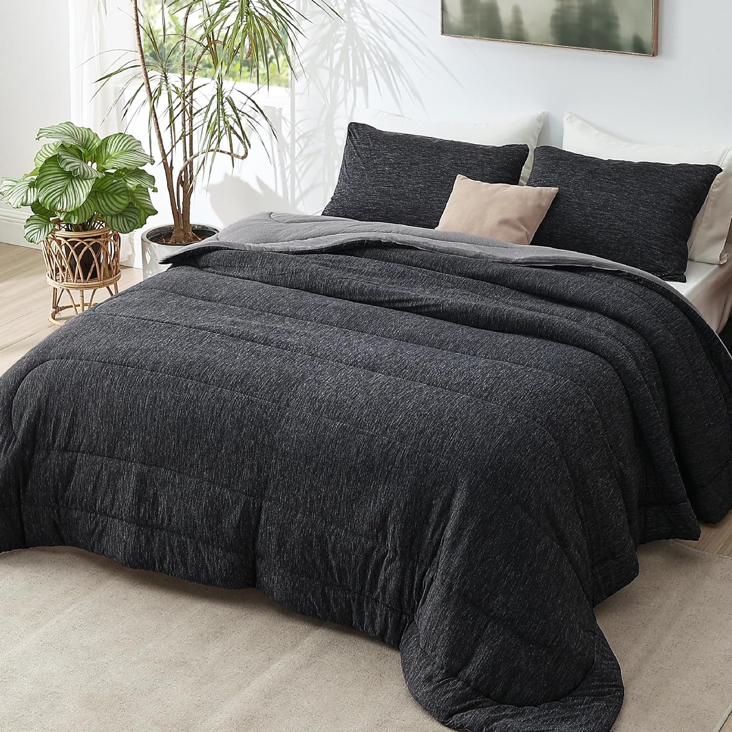 Bedsure Queen Comforter Set – Cooling and Warm Bed Set, Charcoal Black Reversible Bedding for All Season, 3 Pieces, 1 Queen Size Comforter (88″x88″) and 2 Pillow Cases(20″x26″)